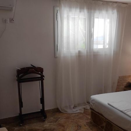 Kiáton Apartment With Private Pool מראה חיצוני תמונה