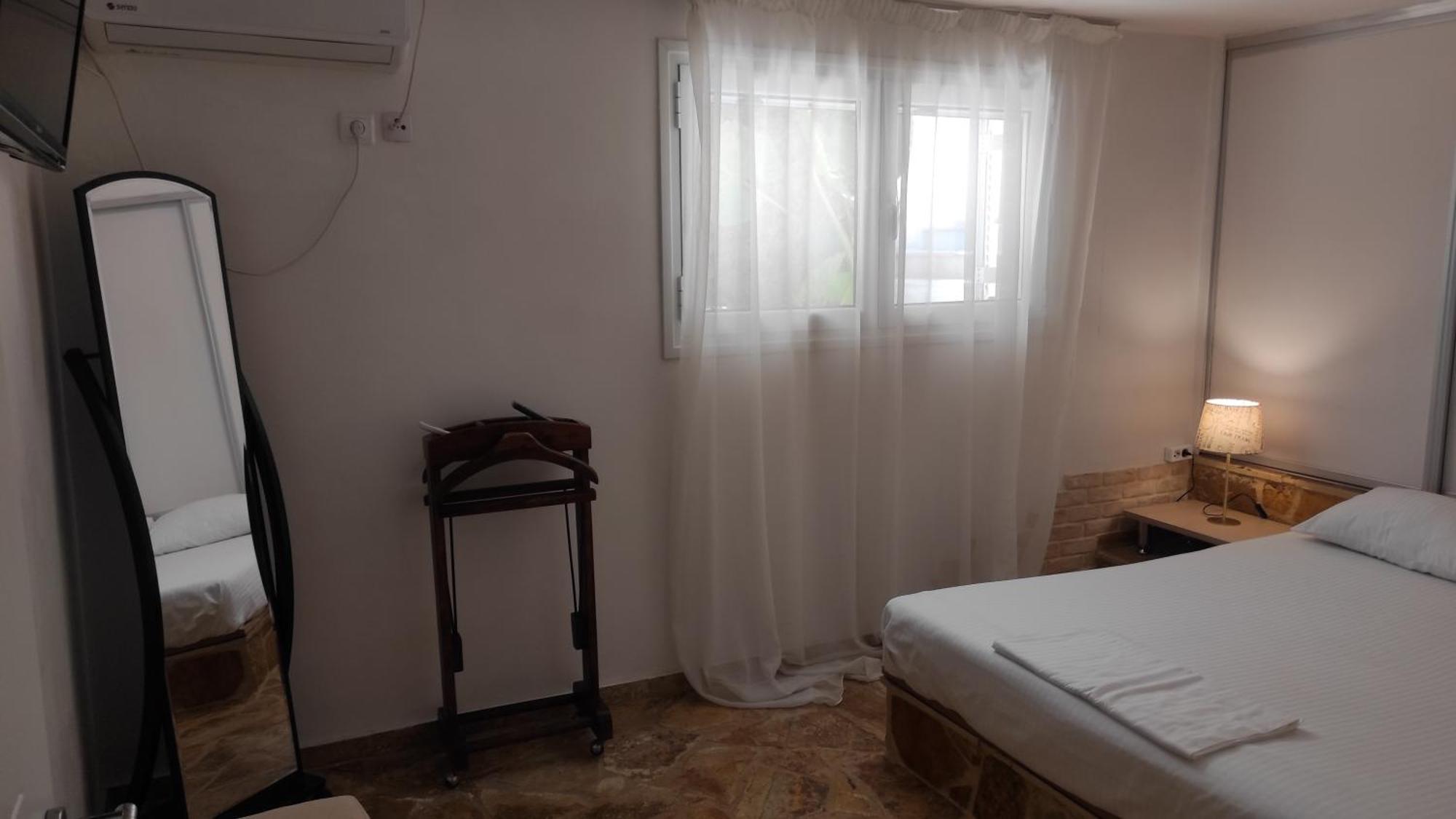 Kiáton Apartment With Private Pool מראה חיצוני תמונה