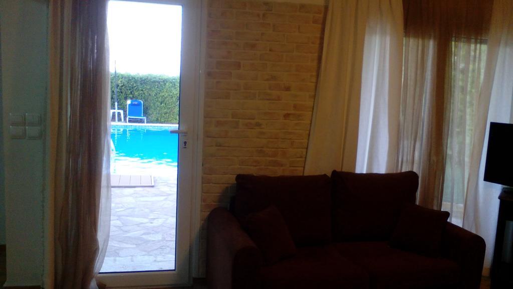 Kiáton Apartment With Private Pool מראה חיצוני תמונה