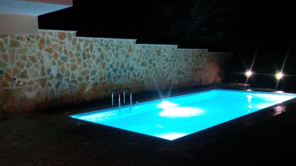 Kiáton Apartment With Private Pool מראה חיצוני תמונה
