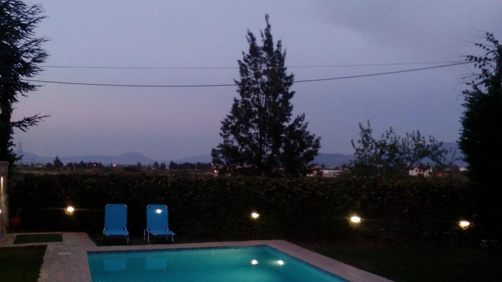 Kiáton Apartment With Private Pool מראה חיצוני תמונה