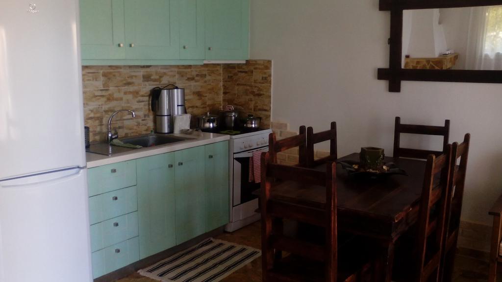 Kiáton Apartment With Private Pool מראה חיצוני תמונה