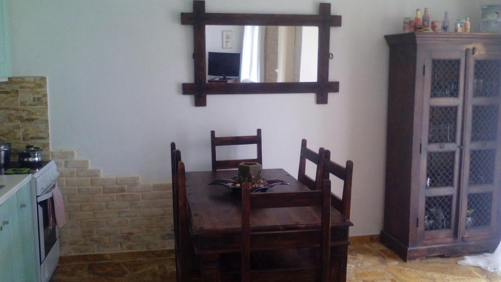 Kiáton Apartment With Private Pool מראה חיצוני תמונה