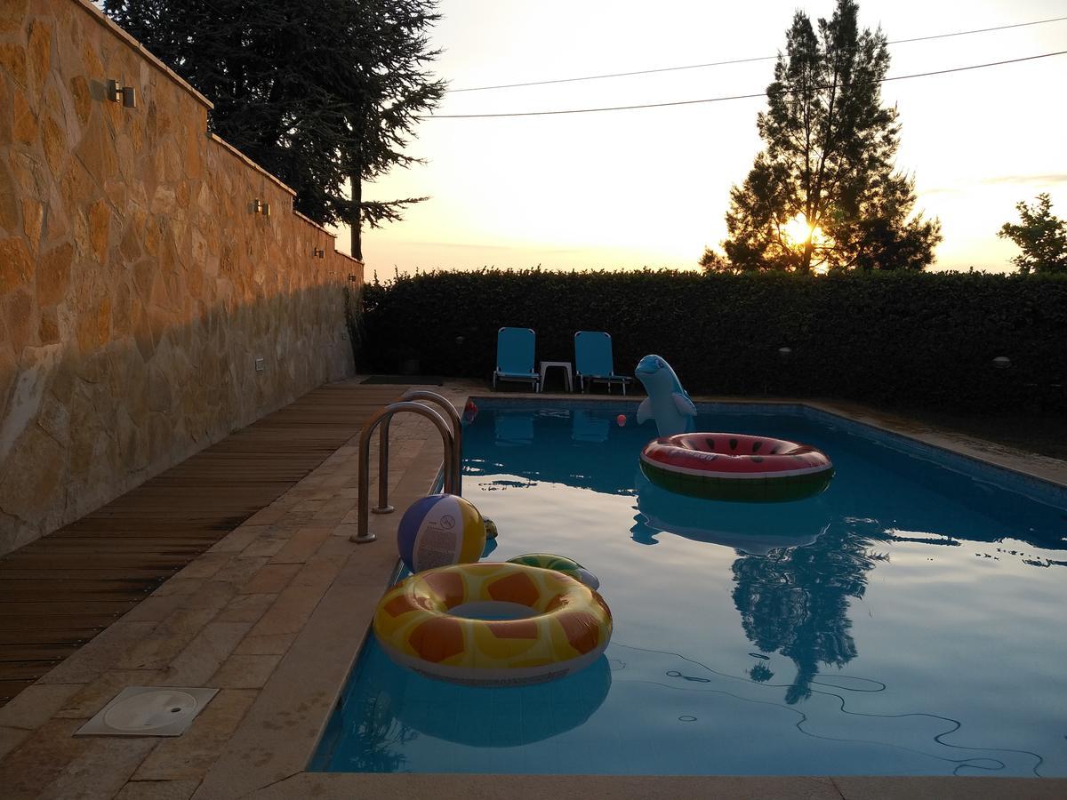 Kiáton Apartment With Private Pool מראה חיצוני תמונה