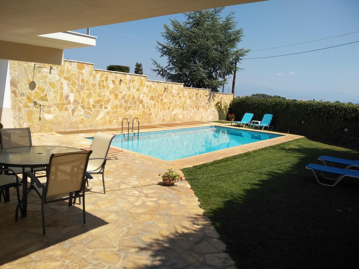 Kiáton Apartment With Private Pool מראה חיצוני תמונה