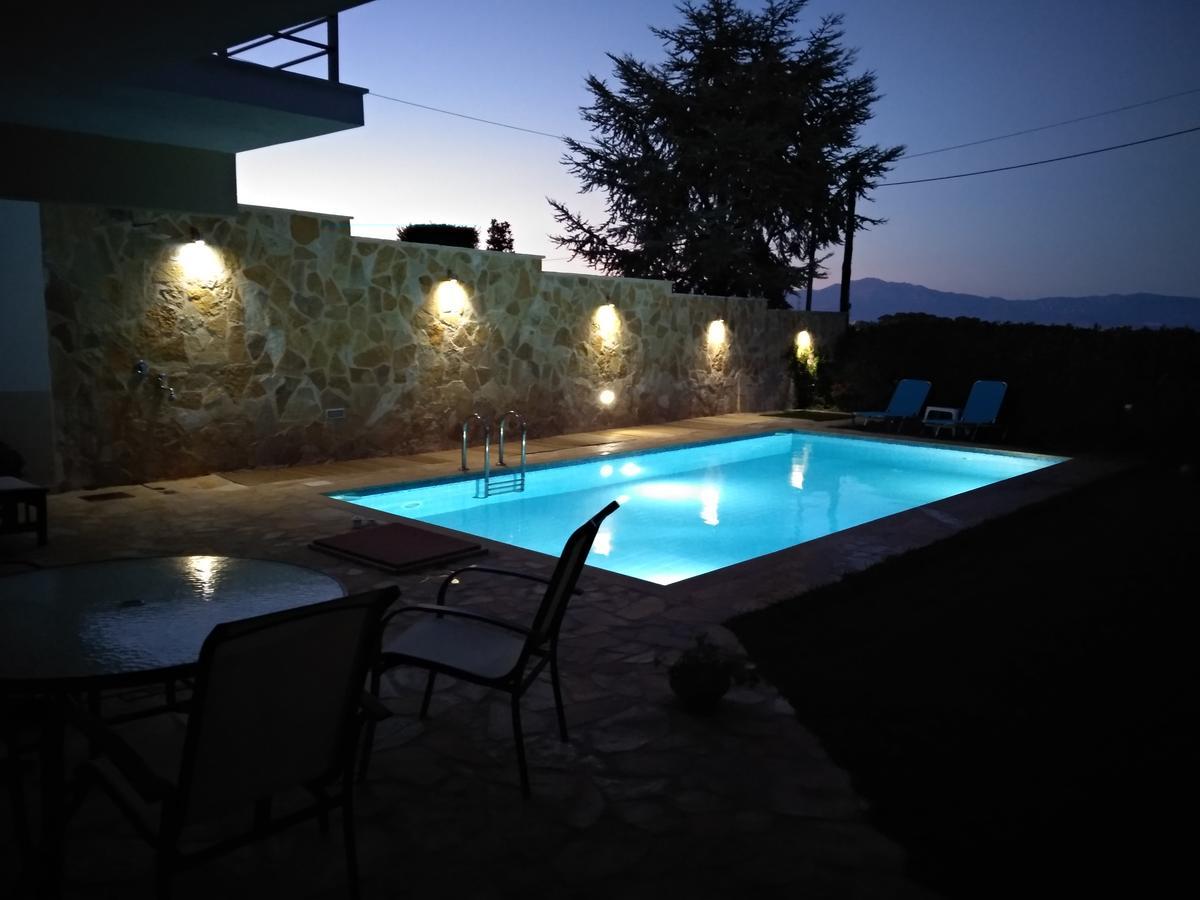 Kiáton Apartment With Private Pool מראה חיצוני תמונה
