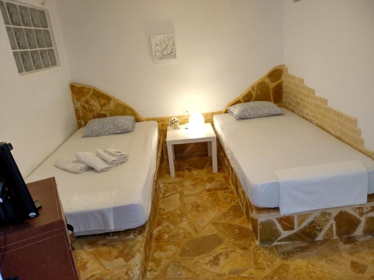 Kiáton Apartment With Private Pool מראה חיצוני תמונה